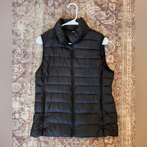 Women’s Uniqlo Puffer Vest - M